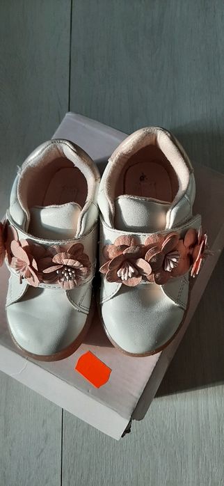 Buty dla dziewczynki