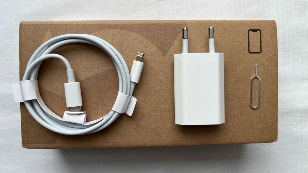 iPhone SE 2020 White 64 GB - jak nowy