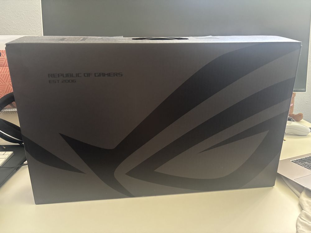 Portatil Rog Zephyrus G16 32gb RAM RTX 4060 OLED 240hz