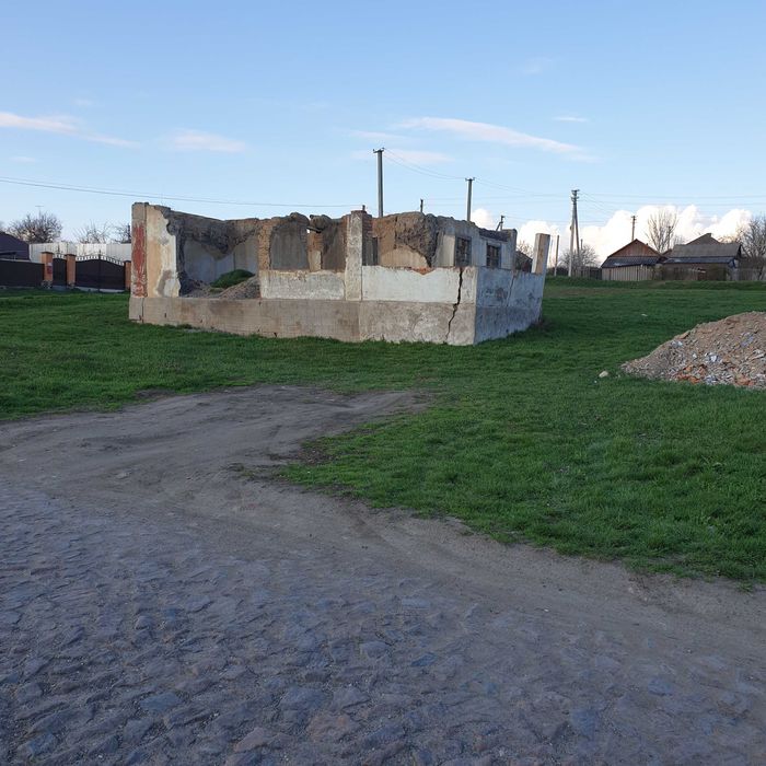 Земельна ділянка .