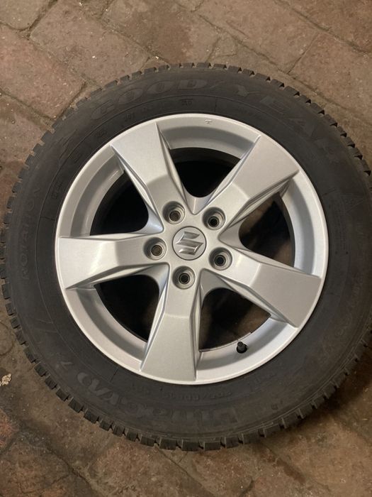 Koła Suzuki 5x114,3 16X6J ET50 205/60/16 GoodYear UltraGrip 7+ 7mm