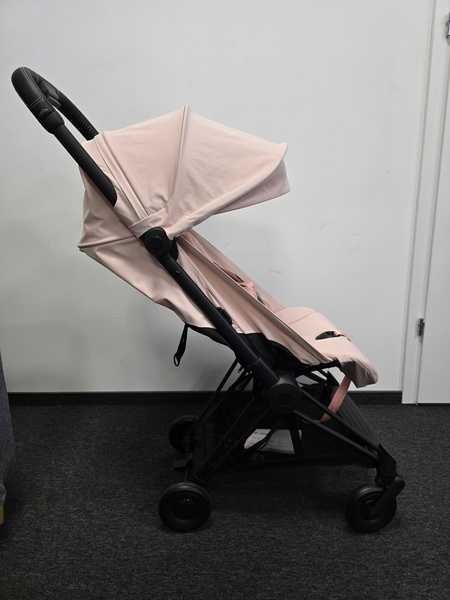 [OUTLET] Cybex Coya Wózek Spacerowy Rama Matt Black Peach Pink