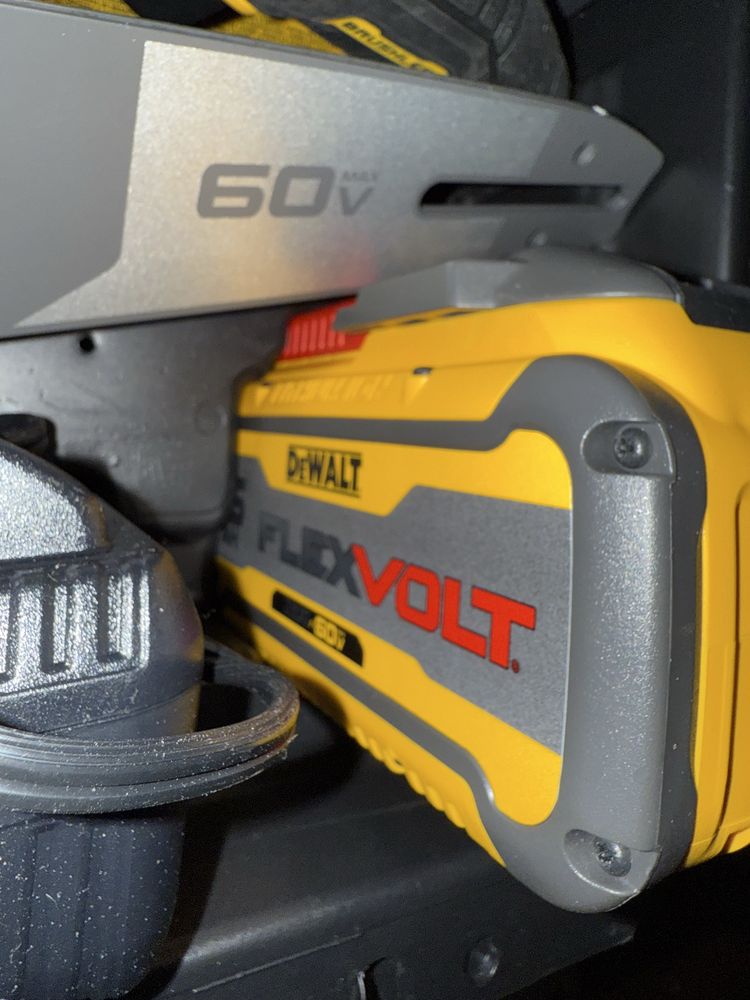 Аккумуляторная пила DEWALT DCCS677 акб 15ah