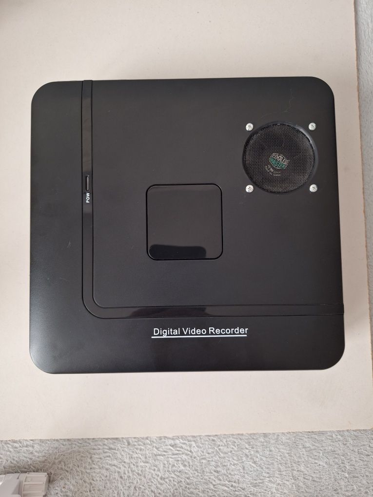 Комплект видеонаблюдения регистратор + 5 камер 720р PTZ