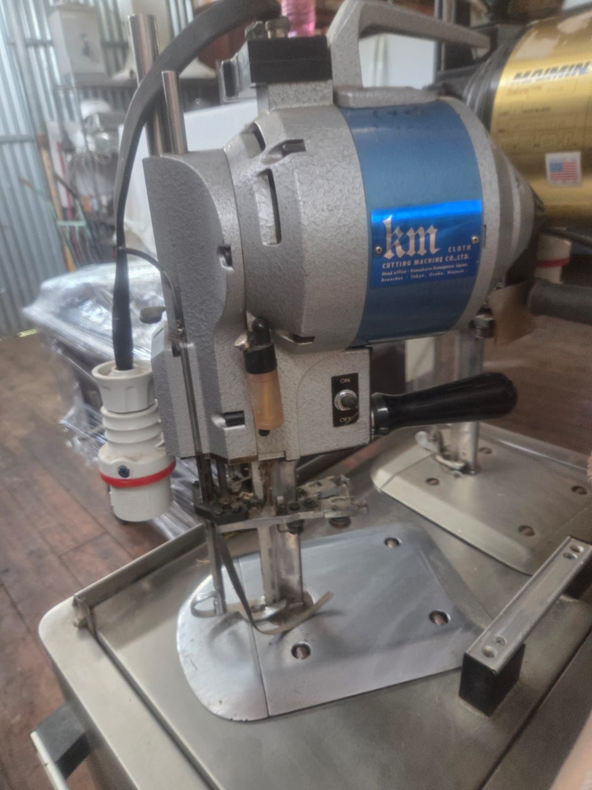 Máquina de corte de tecidos