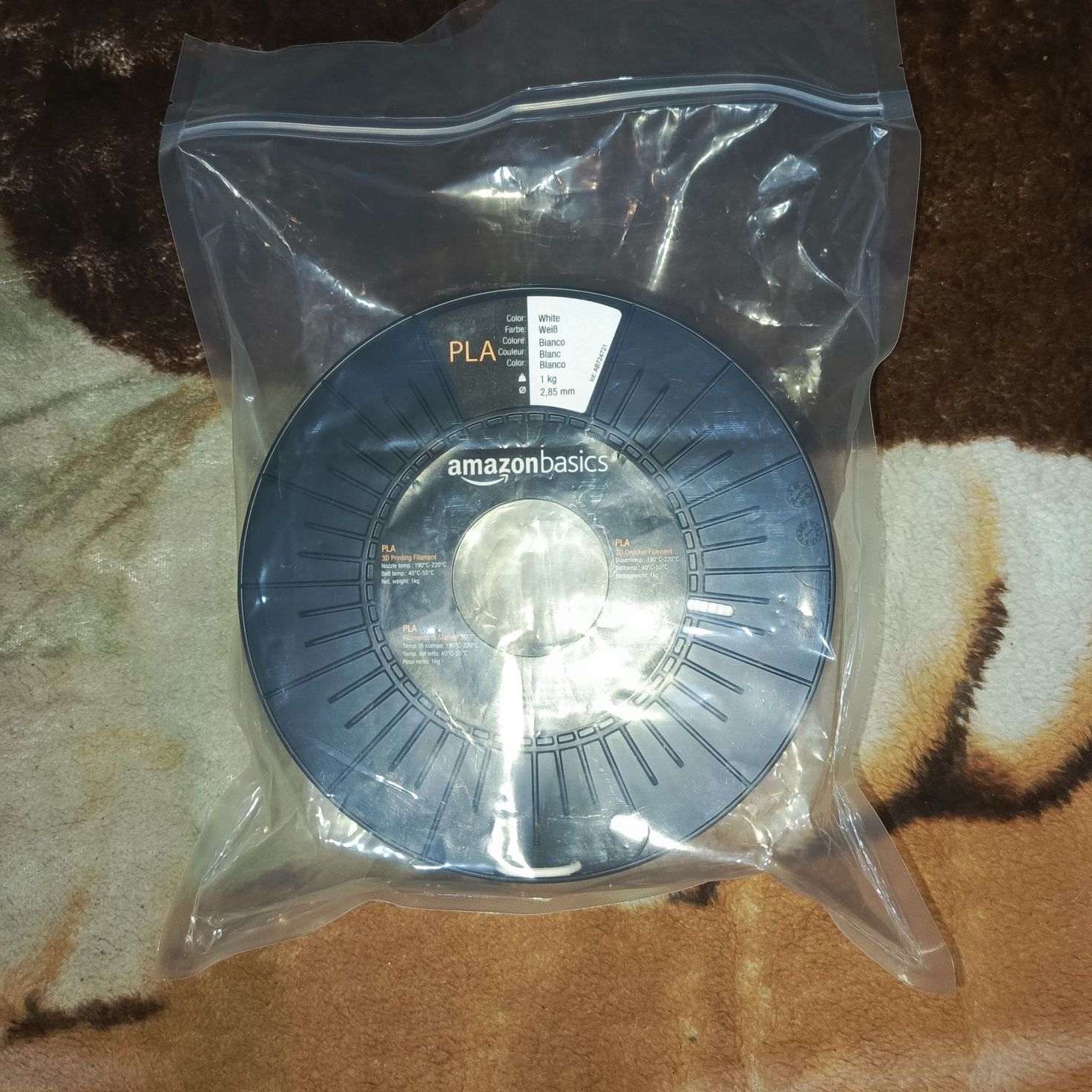 Filament do drukarki 3D AmazonBasics PLA,2,85mm,biały,szpula około 1kg