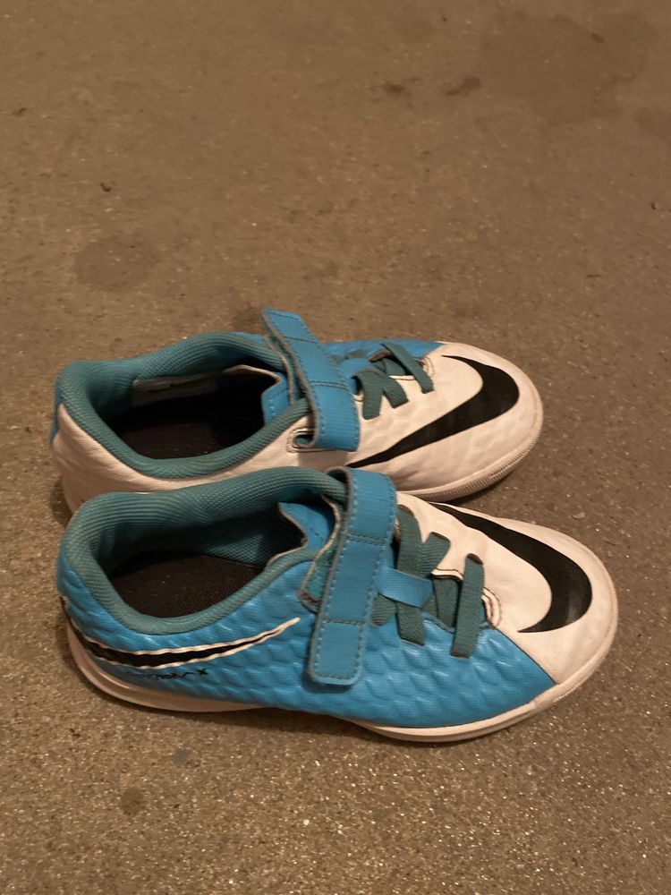 Nike dziecięce w rozmiarze 17 cm, halówki