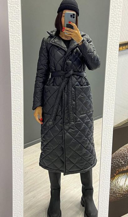 Стьобане пальто в хорошому стані