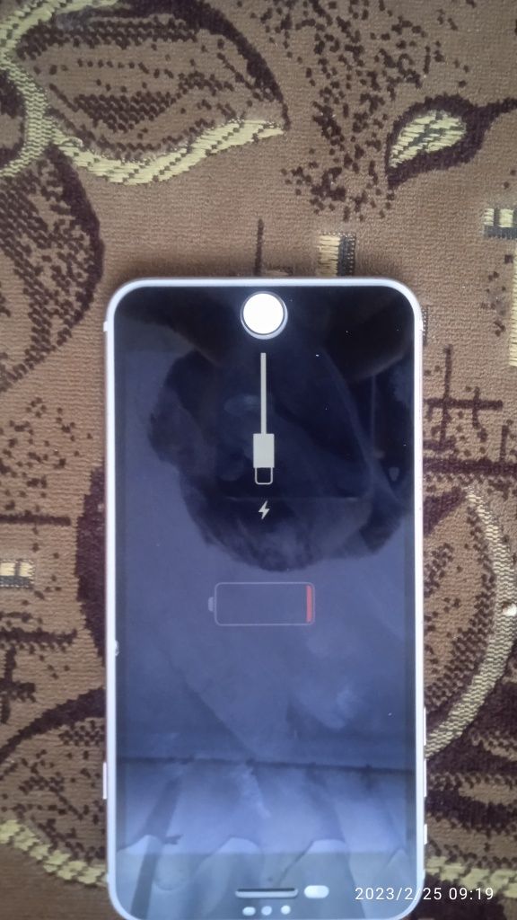 Продам iPhone 7+128гб