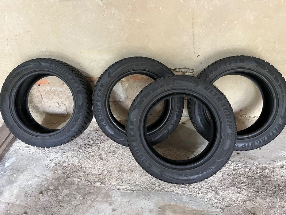 Шини Goodyear UltraGrip Ice Arctic 235/55 R18 104T
