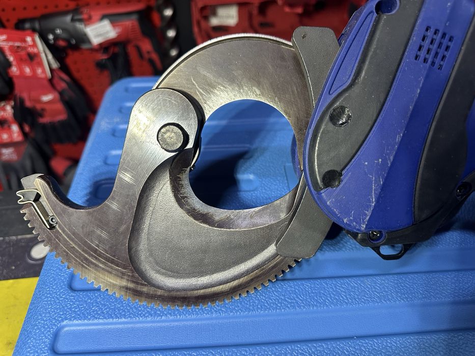 Резак для кабеля Кабелеріз акумуляторний Sicame esk50 Makita DTC103