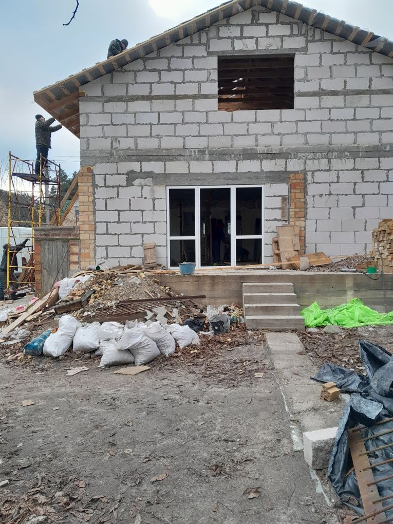 Продається дім в передмісті Києва