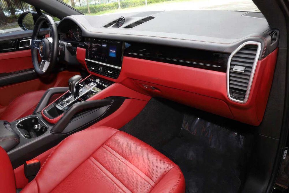 Porsche Cayenne Coupe      2021