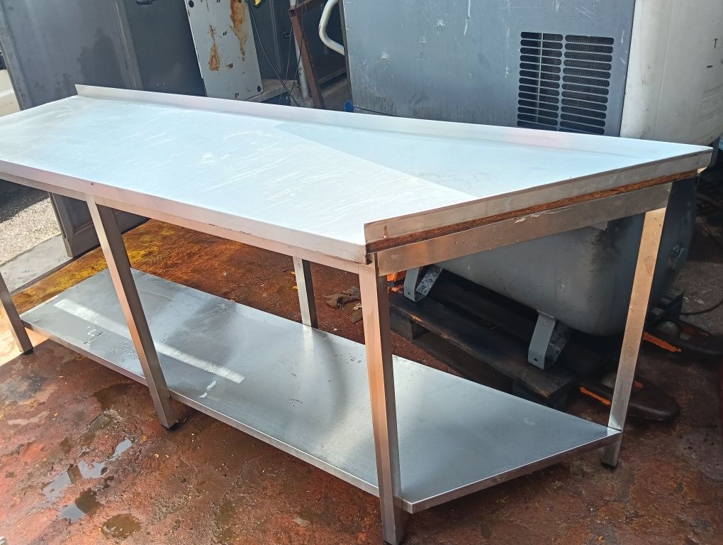 Escaparate em inox simples