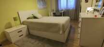 Cama, colchão mesa cabeceira e cómoda