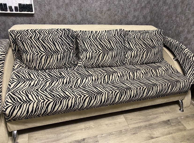 Терміново продам диван