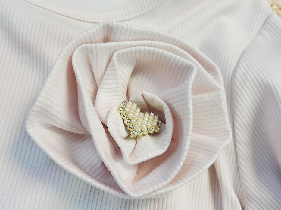 Sabra Prążkowane body kwiat serduszko perełki złoto L