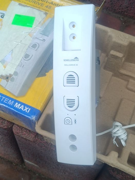 Elektryczny zwijaczy rolet 
elektryczna nawijarka taśmowa: łatwa insta