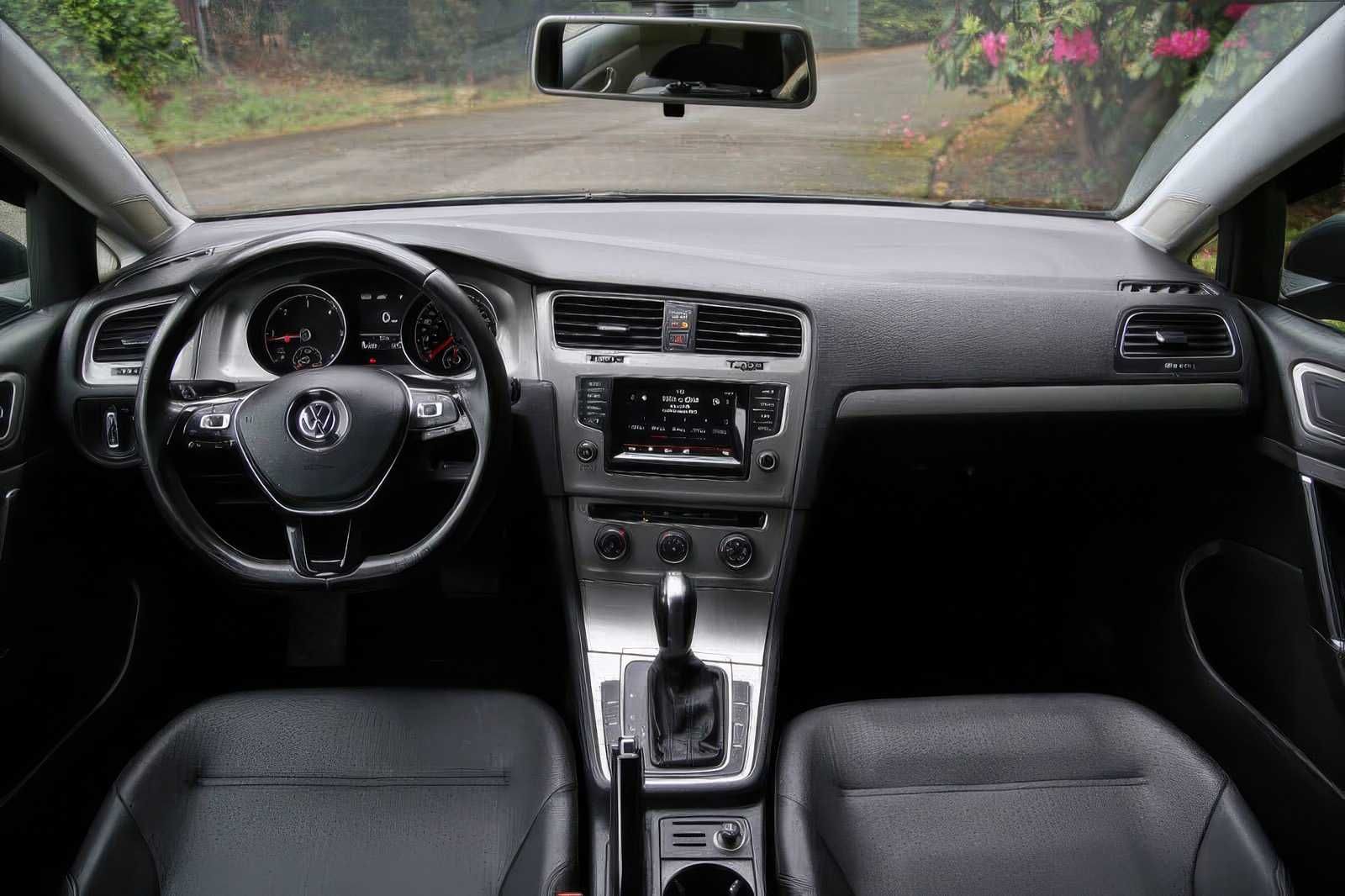 2015 Volkswagen Golf TDI S
