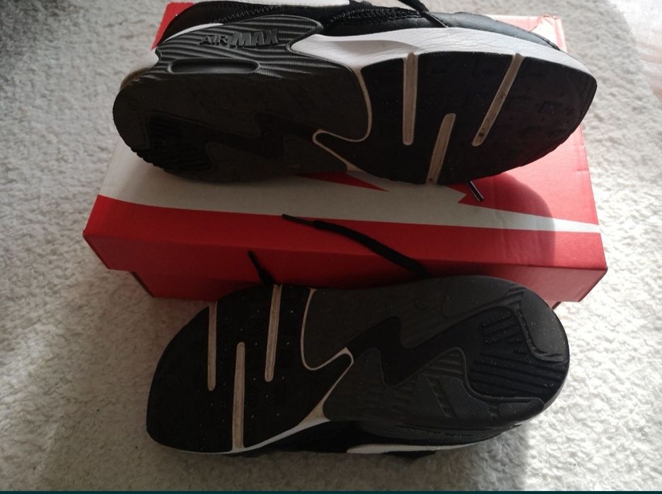 Buty Nike Air Max Excee rozm 38 czarne białe