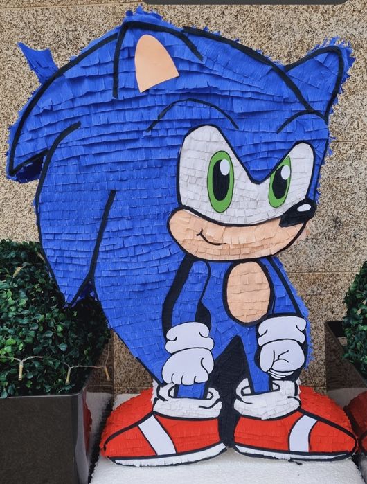 Vendo pinhatas personalizadas  para tua festa desde  15€ para tudo tip