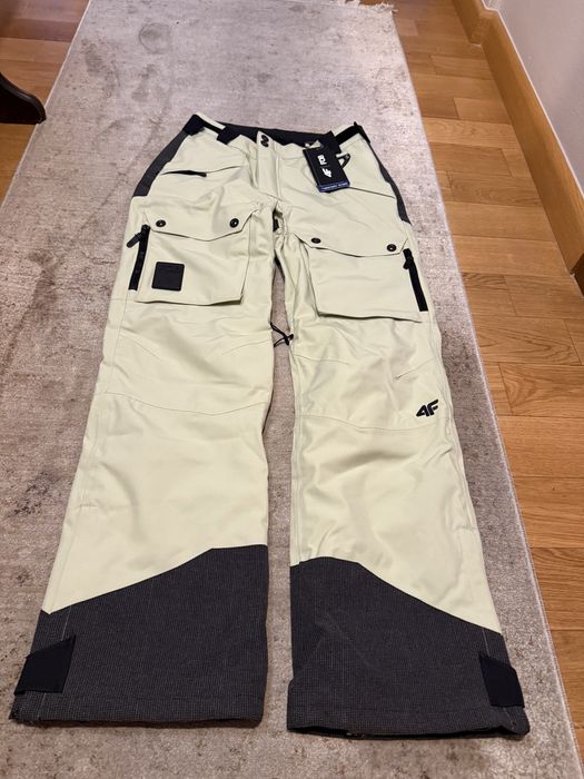 Spodnie snowboardowe 4F FOB