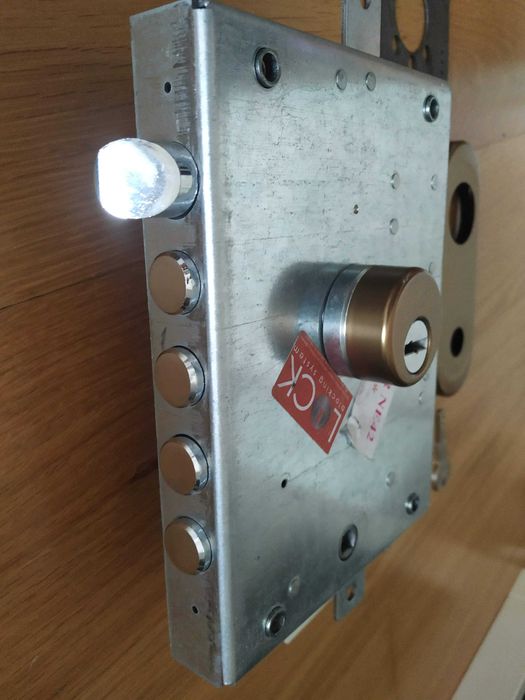 Fechadura DIERRE p/ porta blindada + canhão ISEO C/ 3 chaves