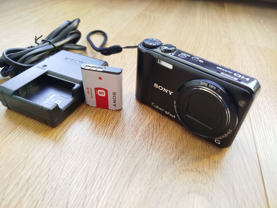 Потужна камера  Full HD 1920×1080  від Sony Cyber-Shot  DSC-HX