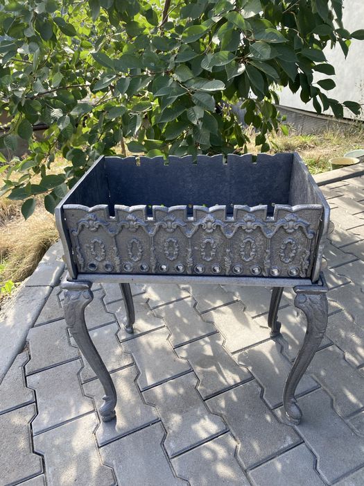 Мангал чугунный новий