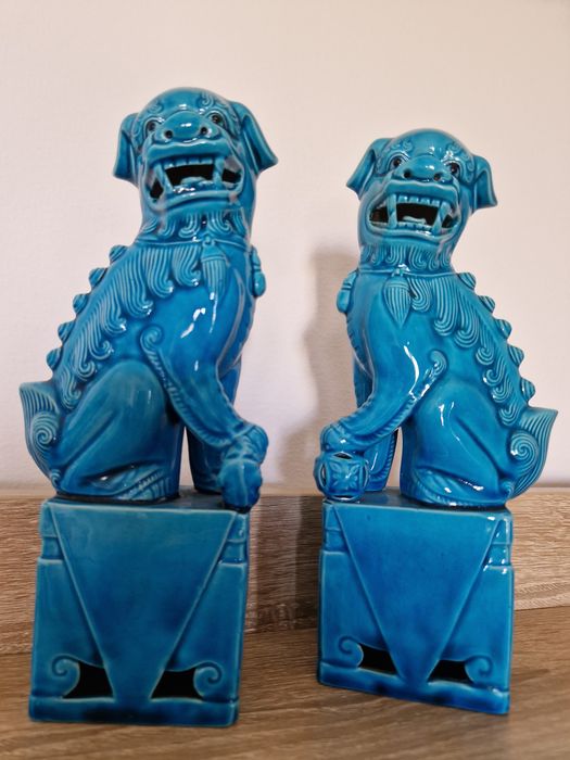 Par cães food . Porcelana fina  Oriental