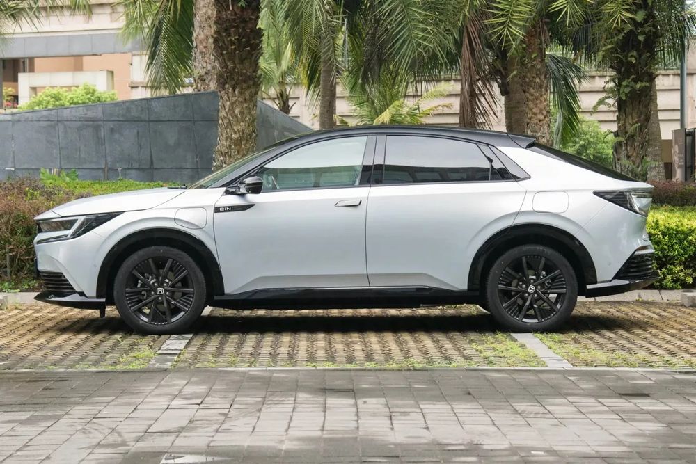 Електроавтомобіль Honda enp 2