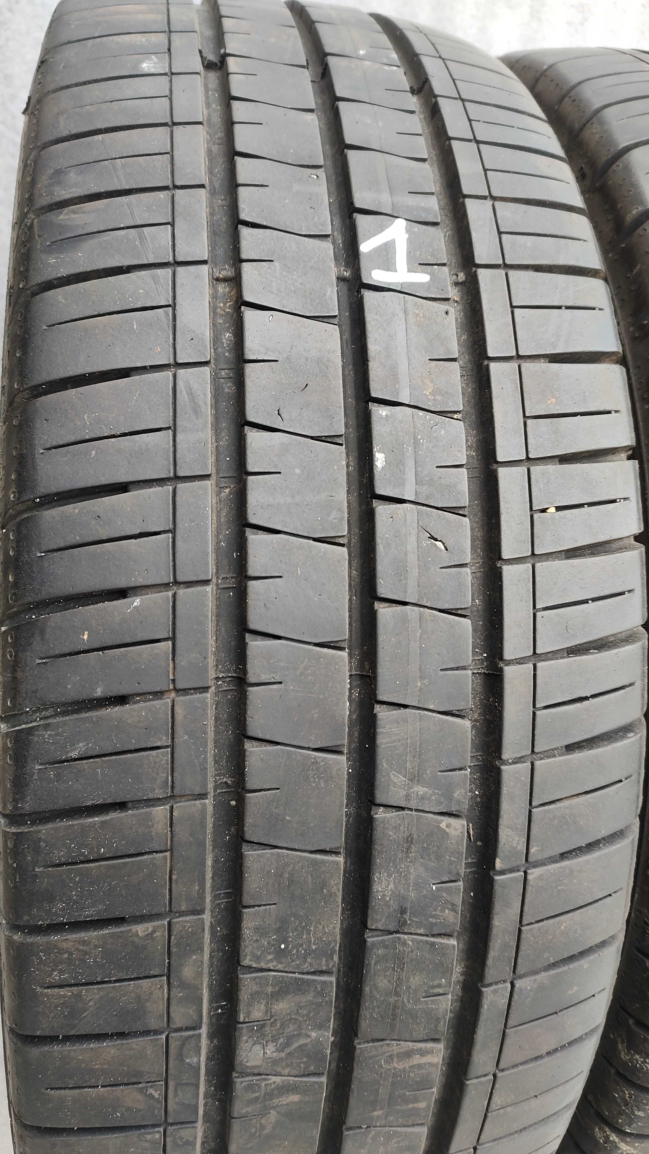 Opony Letnie 215/60/17C Vredestein 4szt 8,5mm 2021r