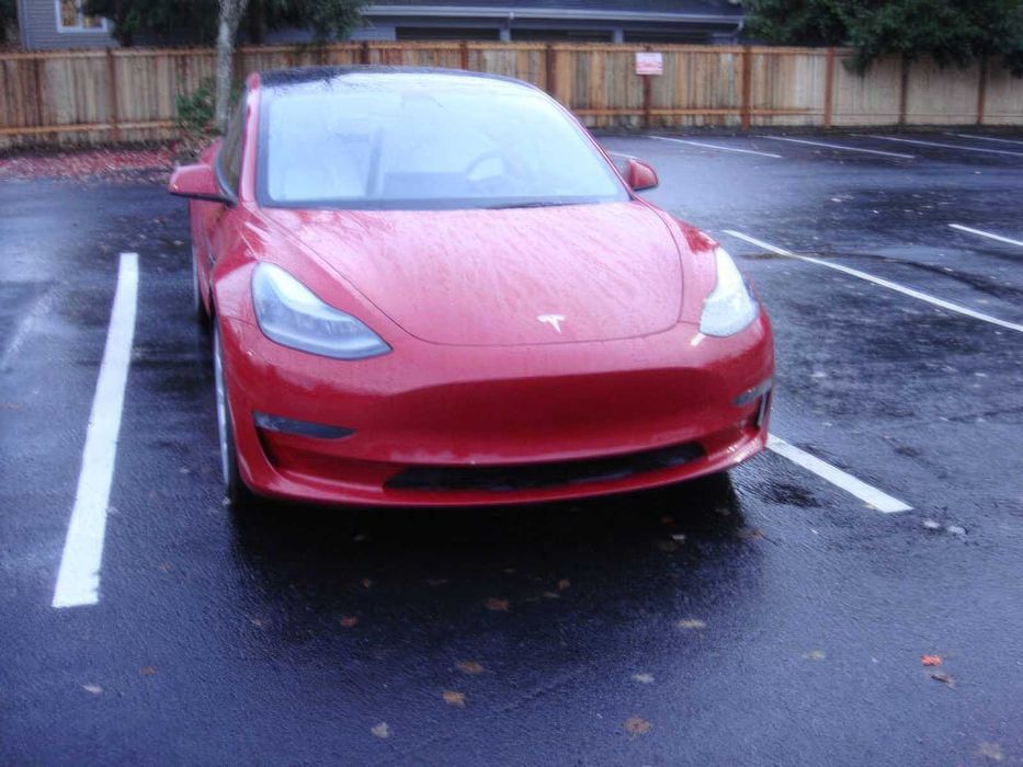 Tesla Model 3      2023