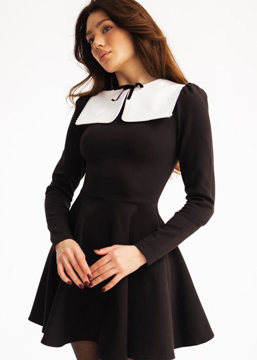 Жіноча сукня з комірцем