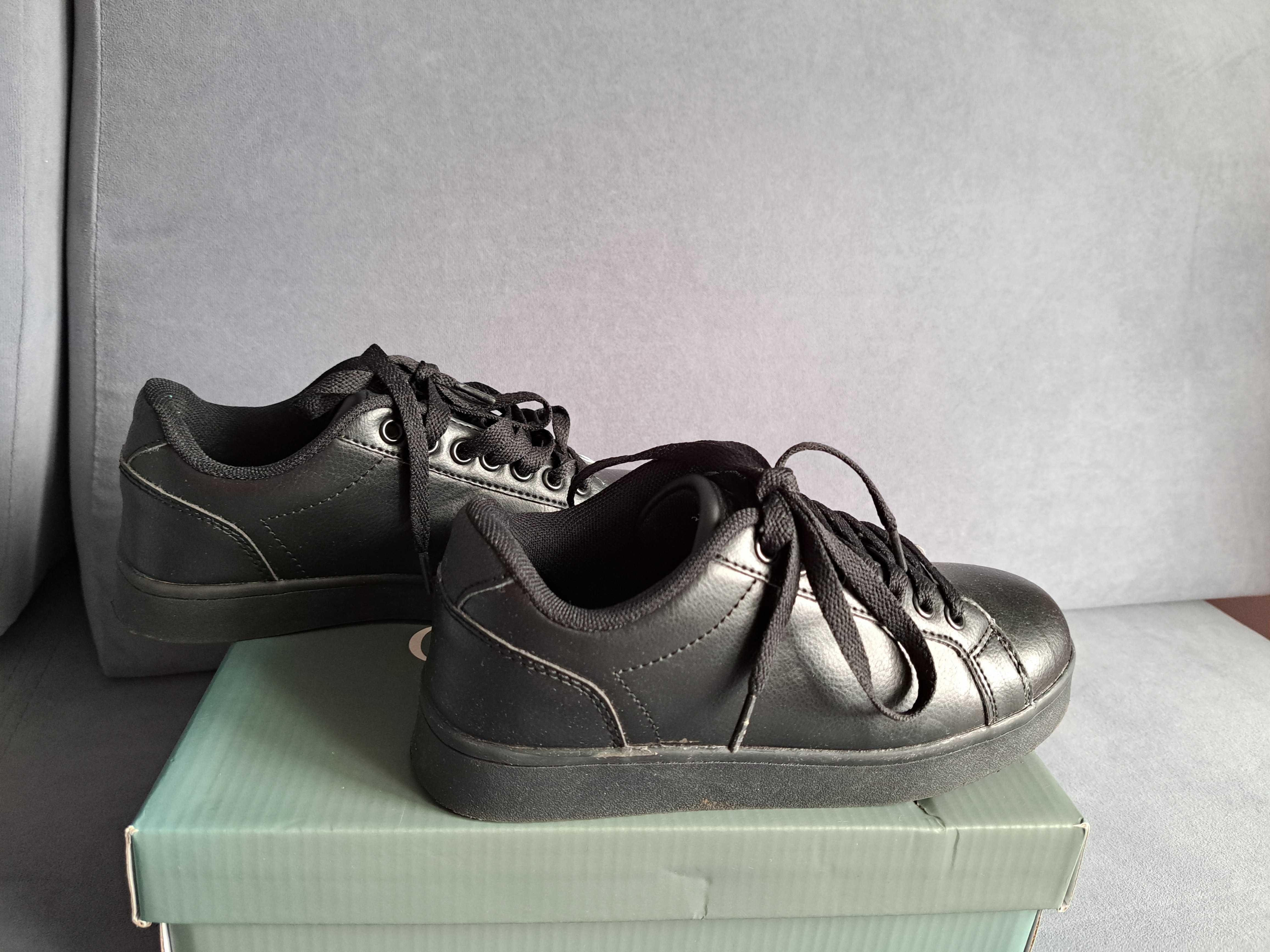 Czarne komunijne wiązane eleganckie buty Ottimo Ccc, rozmiar 34, ideał