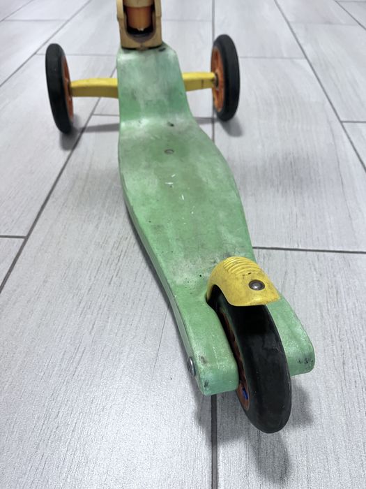 Віддам дитячий самокат