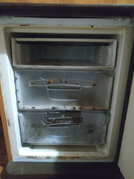 Холодильник "Indesit"