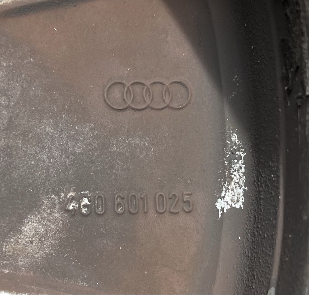 Jantes Originais Audi 16 com pneus.