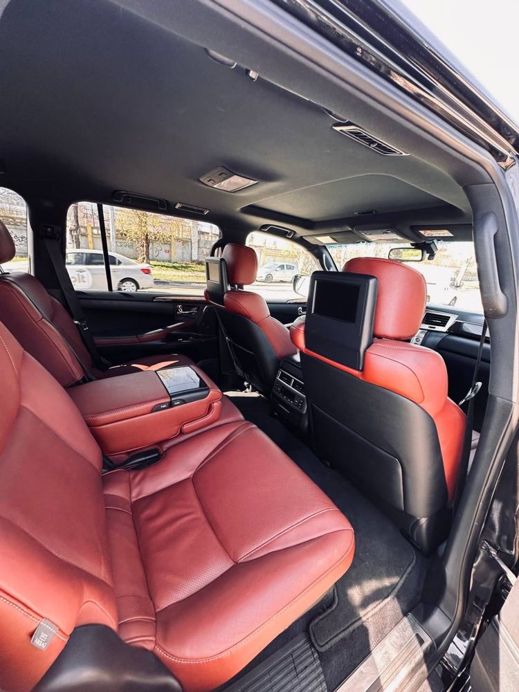 Шикарний  Lexus LX 570!