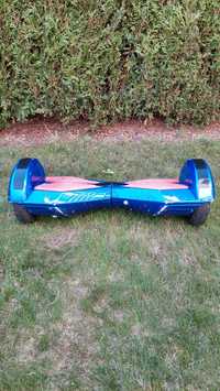 Hoverboard czerwono-niebieski