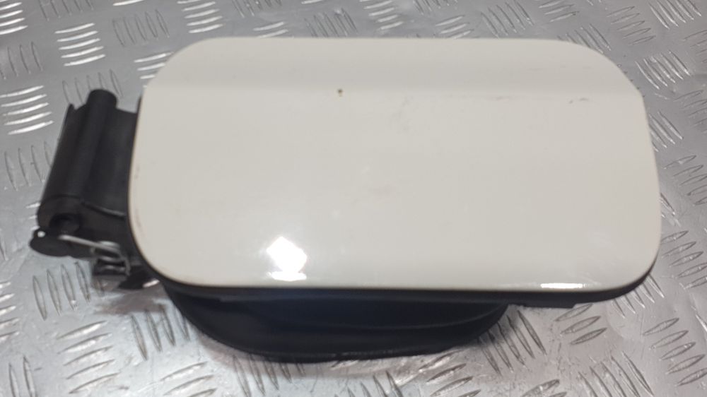 Лючок топливного бака белый BMW 7 F01 F02 2010-2017 7546830 разборка