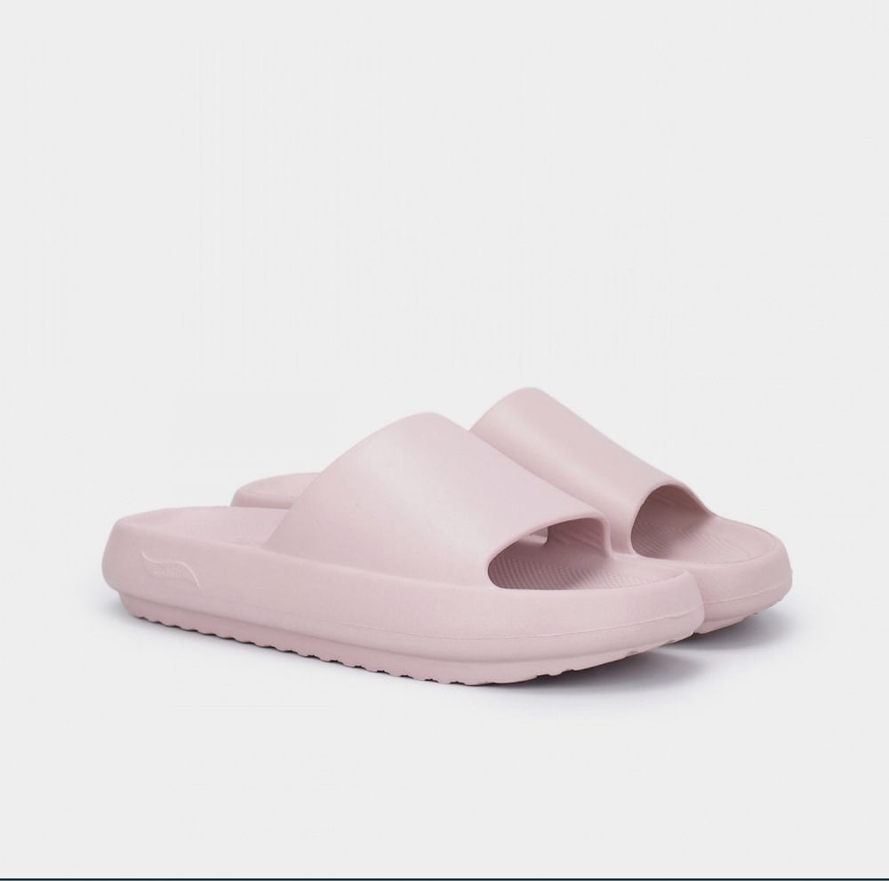 Шльопанці Skechers р.38