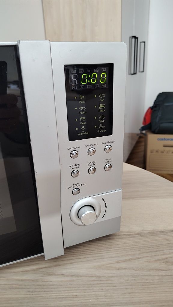 Kuchenka mikrofalowa Inuvik grill combi