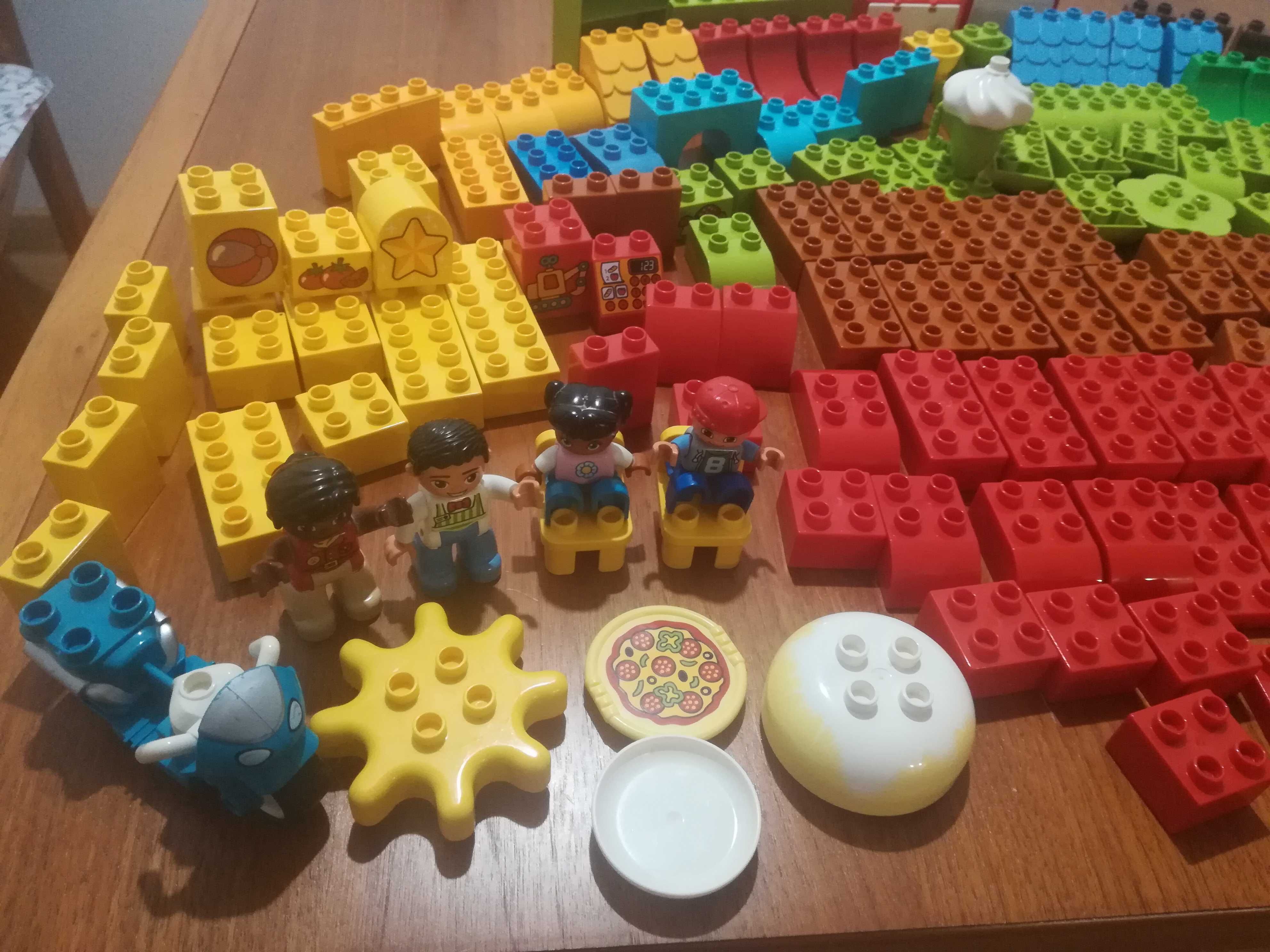 Duży zestaw Klocki lego mix ponad 120 elementów z laleczkami z płytą