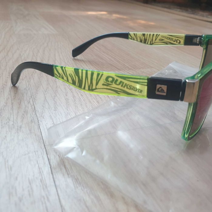 Quiksilver okulary przeciwsłoneczne oprawki zielony motyw