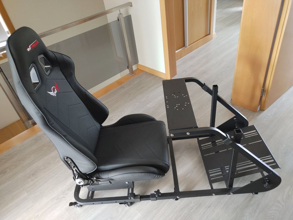 Omega Art Cockpit e Cadeira