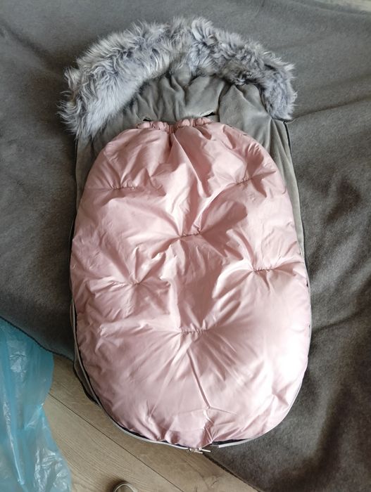 Sprzedam kombinezon i śpiwór w bardzo dobrym stanie