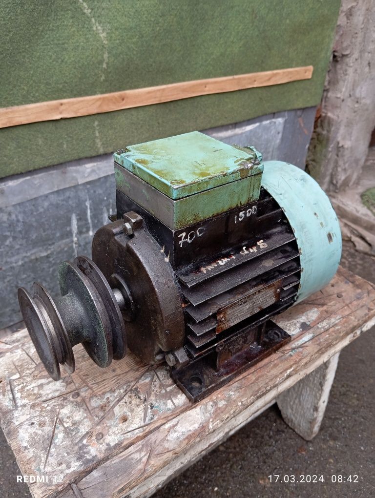 Єлектродвигатель Двух скоростной 700/1410 об мин