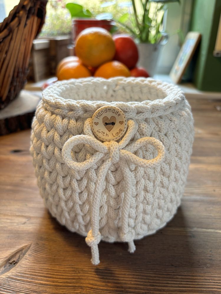 Koszyczek osłonka doniczki handmade ze sznurka - szydełko