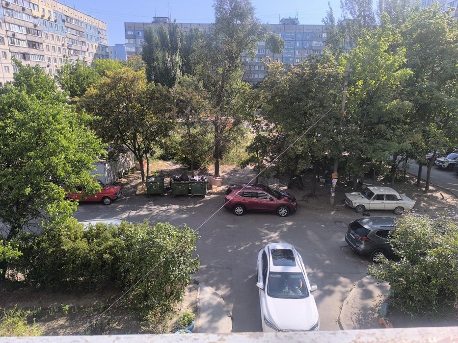 Продам 1 кімнатну квартиру ж/м Парус, Червоний камінь, Комунар,